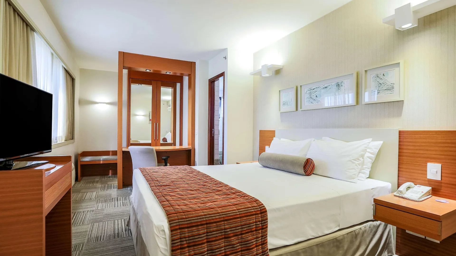 Hotel Comfort Suites Brasilia