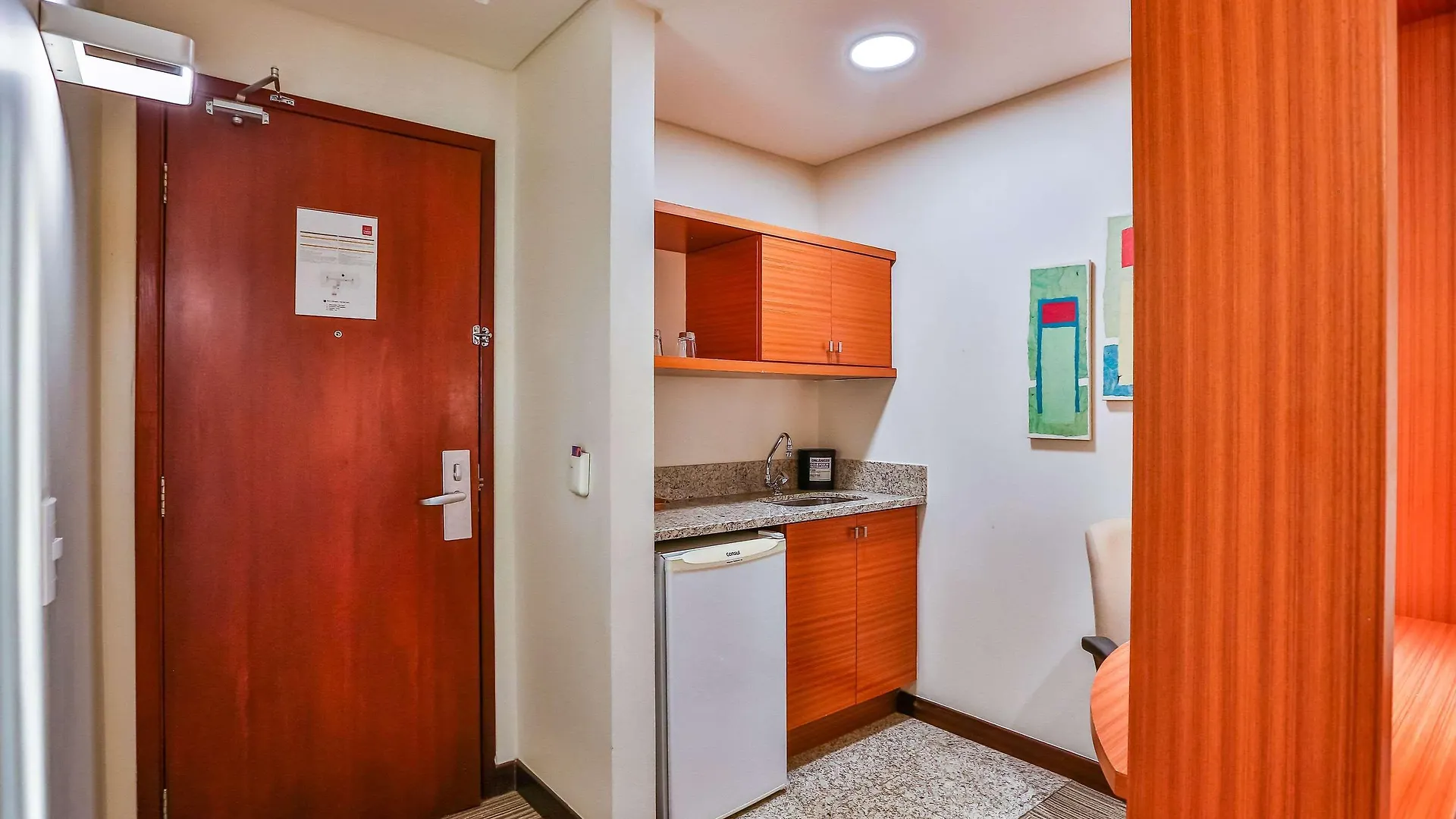Comfort Suites Brasília 4*,