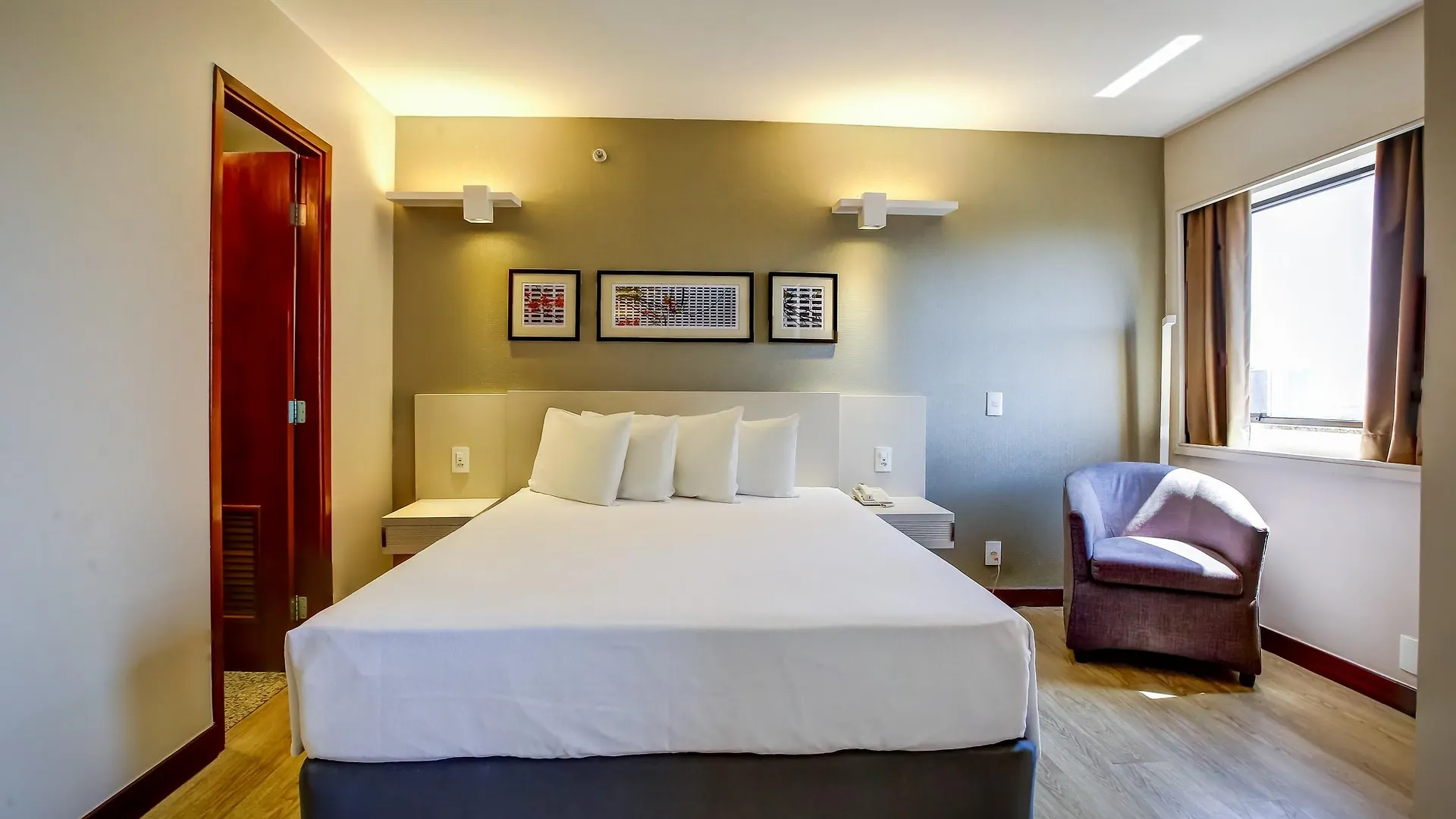 Hotel Comfort Suites Brasilia